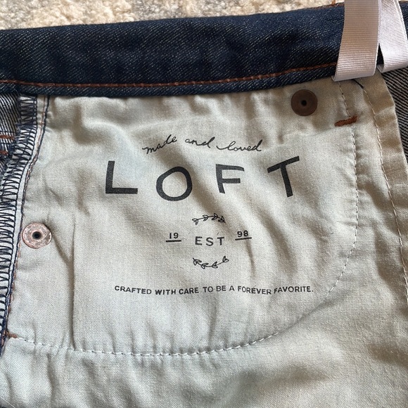 Woman’s Loft Curvy Skinny Jeans - Picture 8 of 8